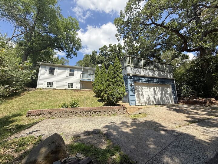 Property Photo:  541 Blackhawk Drive  IL 60156