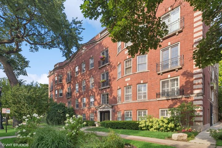 937 Forest Avenue 3  Evanston IL 60202 photo