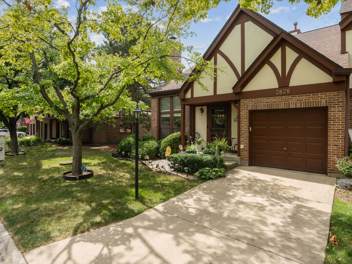 Property Photo: 2828 Brighton Court IL 60154