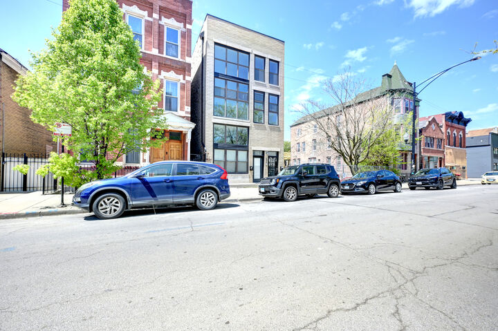 Property Photo:  1836 S Carpenter Street  IL 60608 
