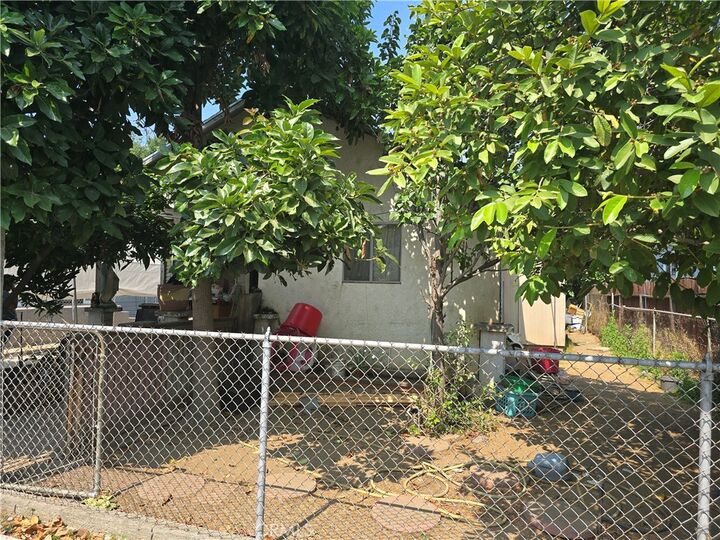 Property Photo:  317 Gifford Avenue  CA 90063 