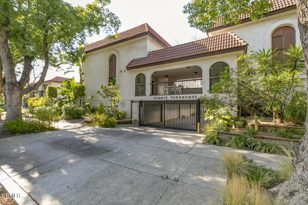 Property Photo: 1502 Rock Glen Avenue G CA 91205