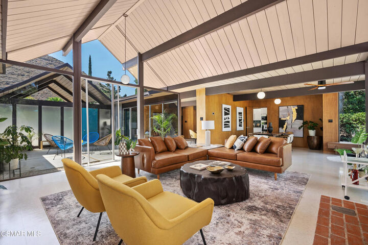 Property Photo:  1449 Fordham Avenue  CA 91360 