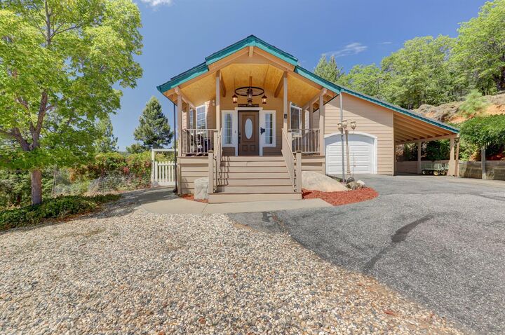 Property Photo: 14210 Murphy Place CA 95945