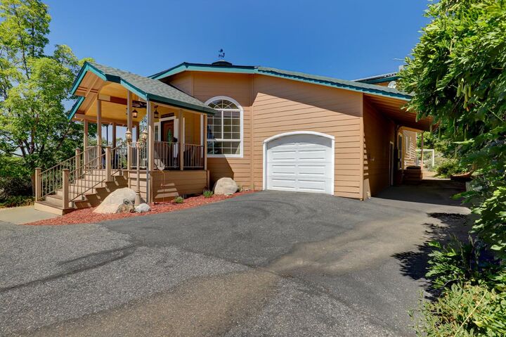 Property Photo: 14210 Murphy Place CA 95945