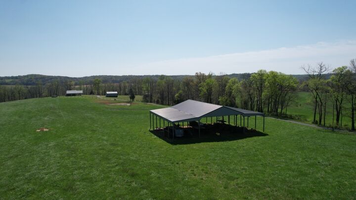 Property Photo:  2723 Piney Rd  TN 37137 