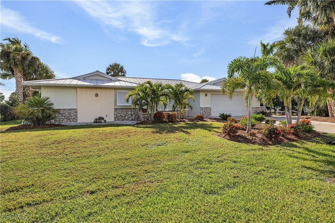 Property Photo:  16340 Buccaneer Street  FL 33922 