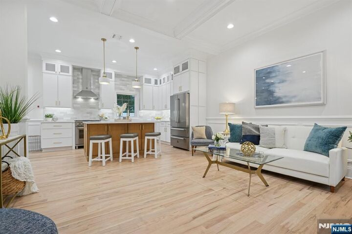 Property Photo:  7 Franklin Avenue  NJ 07039 