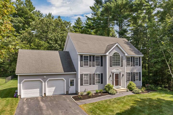 4 Sunblaze Drive  Nashua NH 03062 photo