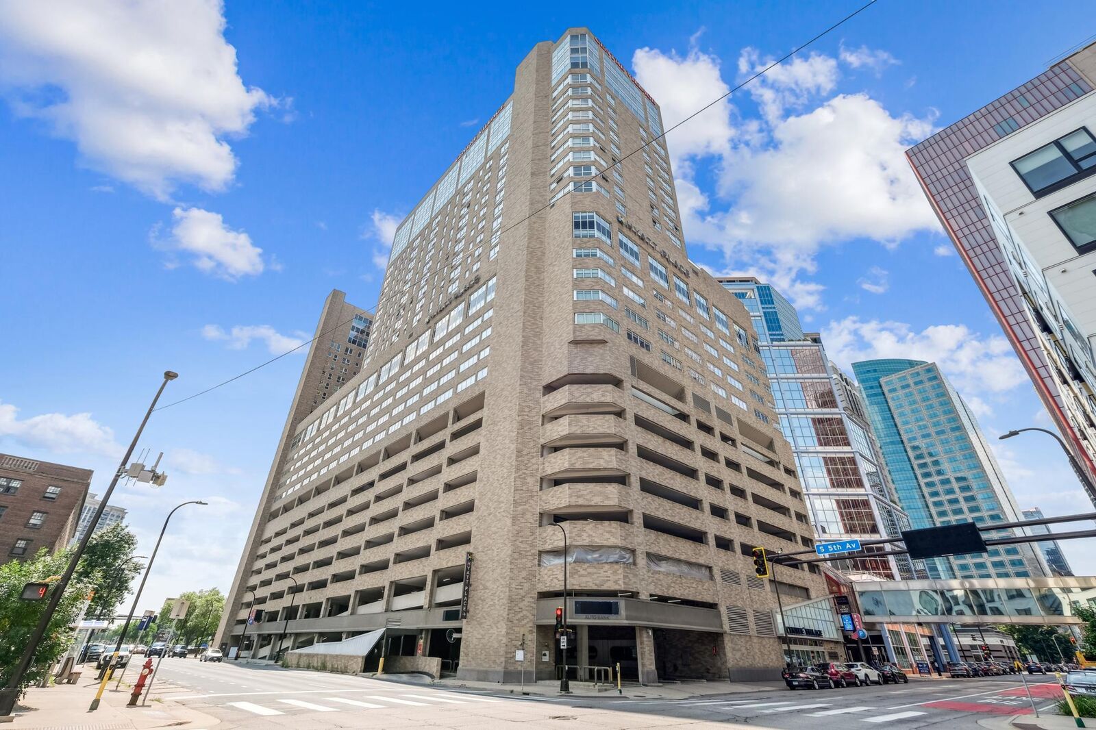 Property Photo:  433 S 7th Street 1525  MN 55415 