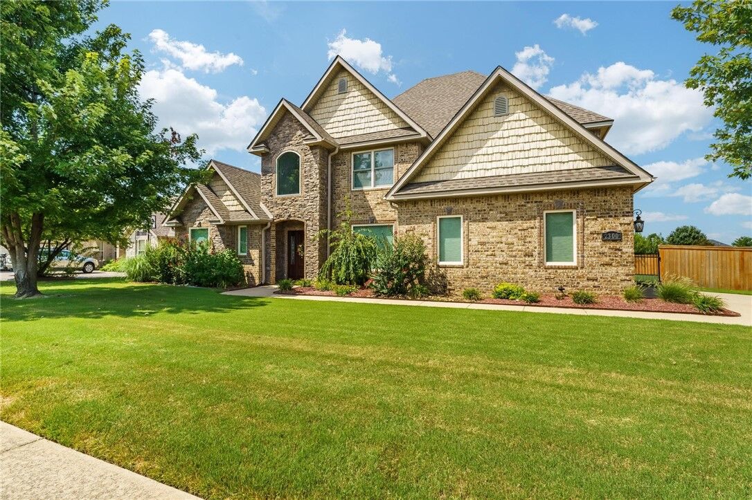 Property Photo: 2300 SW Nottingham Avenue AR 72713