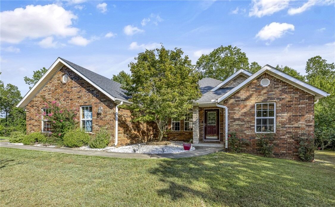 Property Photo: 2 Northampton Drive AR 72714