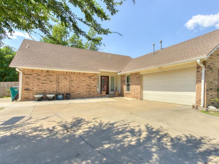 Property Photo:  1312 SW 112th Place  OK 73170 