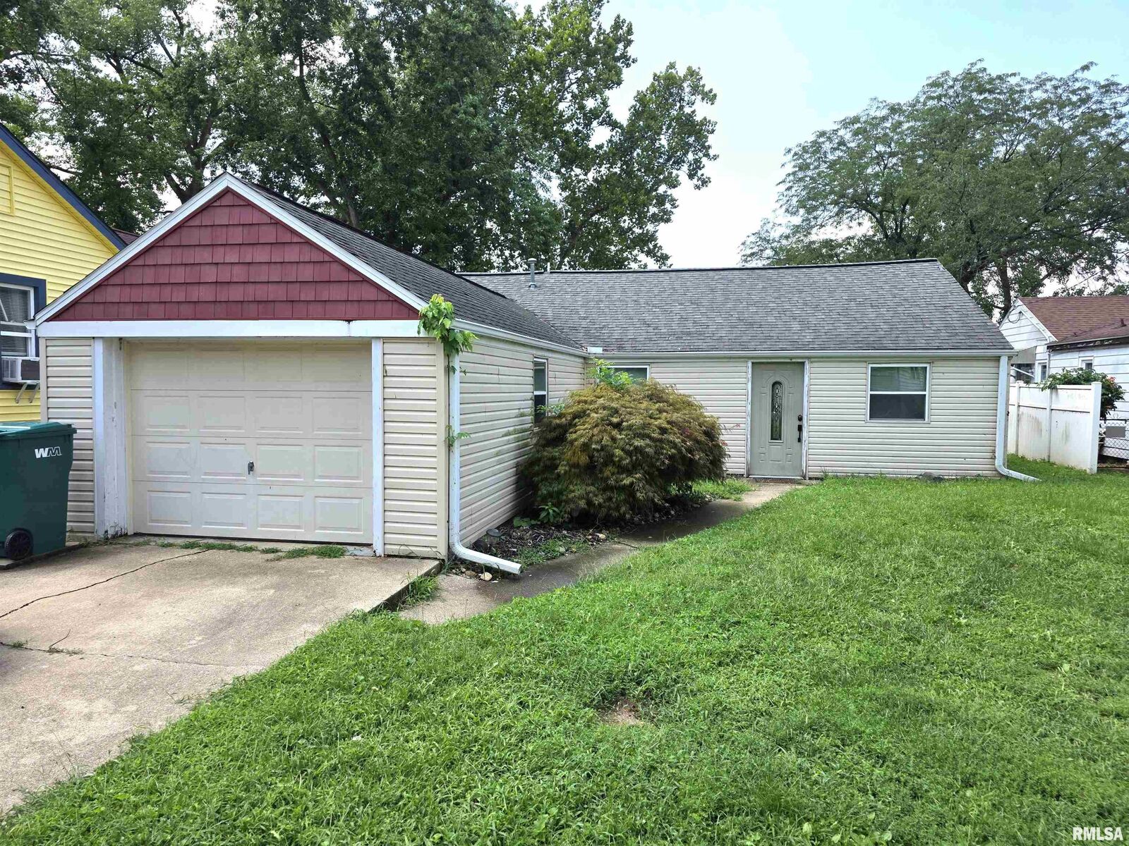 Property Photo:  1145 Sunset Drive  IL 61611