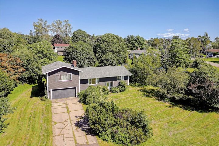 Property Photo: 37 Chelsey Circle PE C1E 1E9