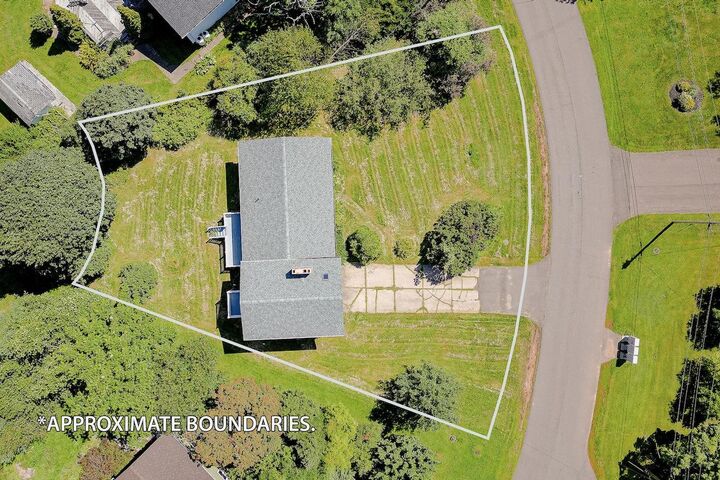 Property Photo: 37 Chelsey Circle PE C1E 1E9