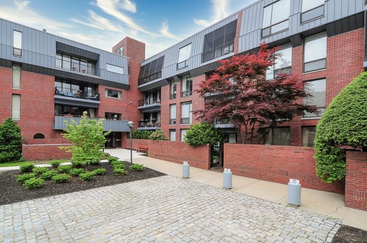 Property Photo:  75 Grove St 124  MA 02482 