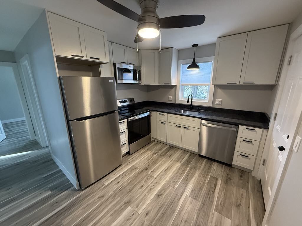 Property Photo:  12 Hunnewell Rd 1R  MA 01606 