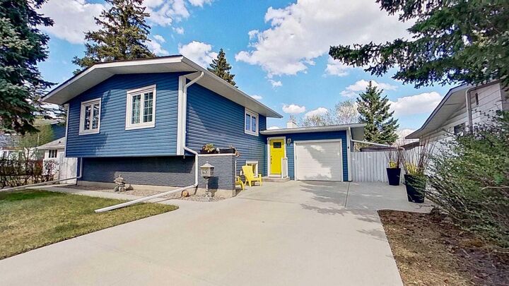 2932 Lathom Crescent SW  Calgary AB T5E 5W7 photo