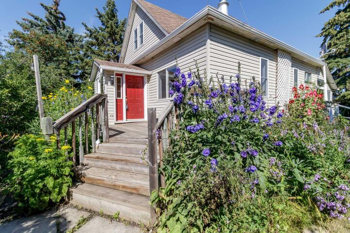 Property Photo:  1321 Flemming Avenue  AB T0M 1R0 