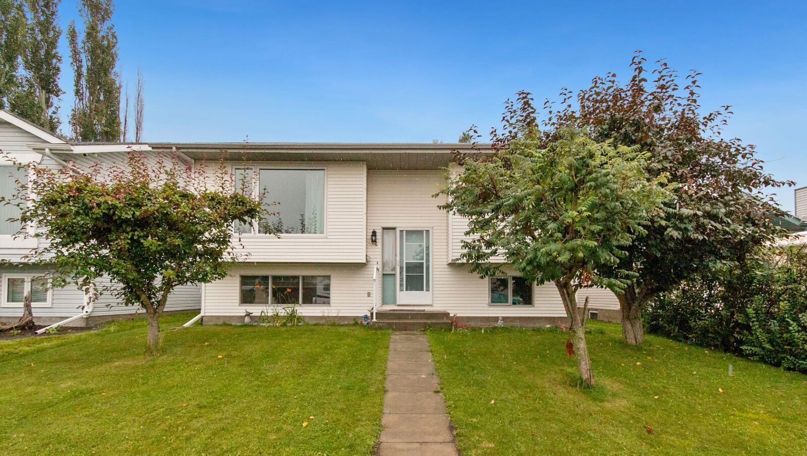 Property Photo: 5241 Aspen Drive AB T0M 0J0