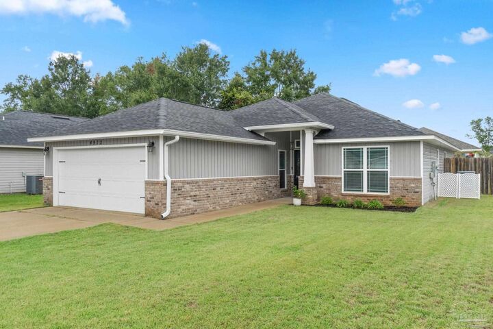 Property Photo:  4972 Wabash Pine Ct  FL 32571 