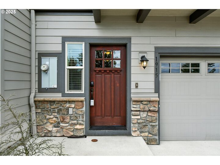 Property Photo:  1915 NW Sage St  WA 98607 