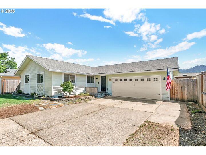 Property Photo:  6781 F St  OR 97478 