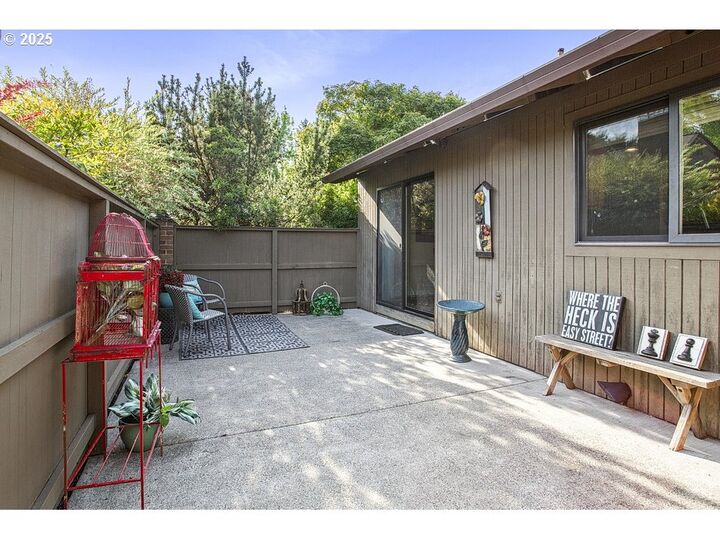 Property Photo:  14745 NE Stanton Ct  OR 97230 