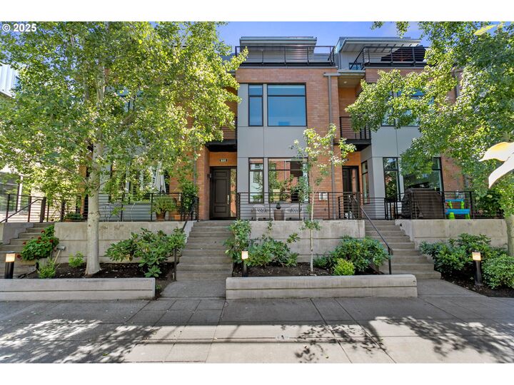 1688 NW Riverscape St  Portland OR 97209 photo