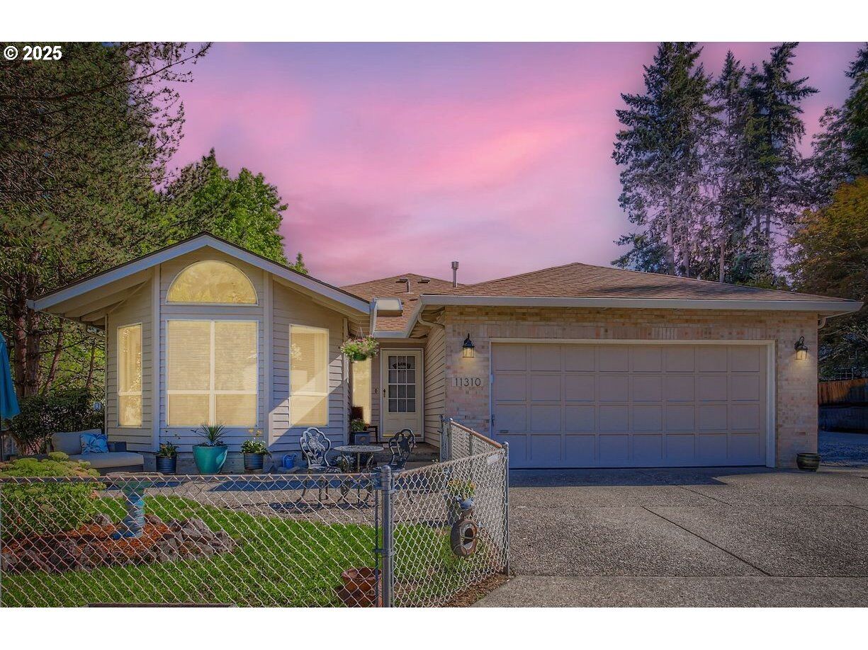 Property Photo:  11310 SW 105th Pl  OR 97223 