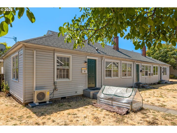 Property Photo:  4825 N Maryland Ave  OR 97217 