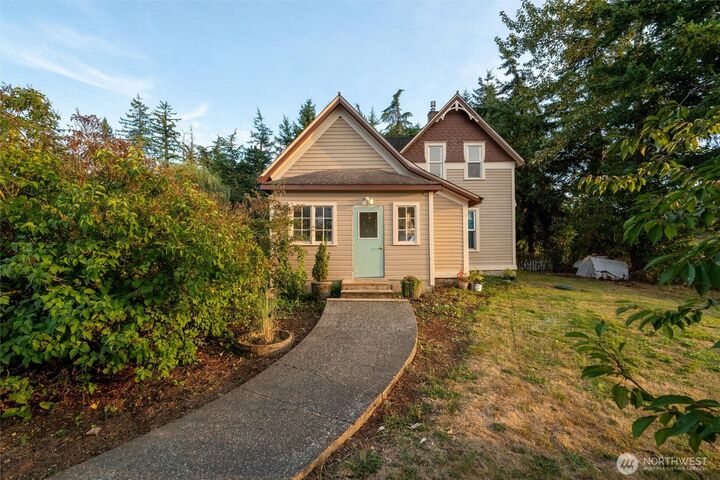 5311  Muriel Dr.  Bellingham WA 98226 photo