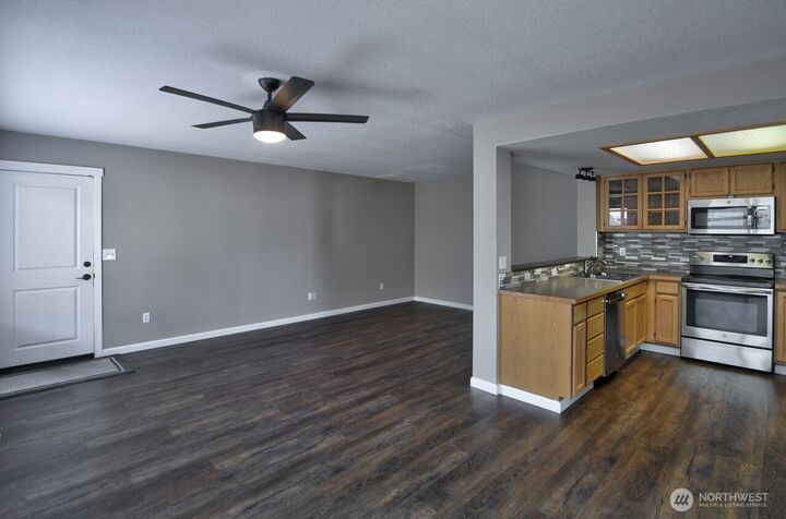 Property Photo: 8125 Trimble Lane SE WA 98501