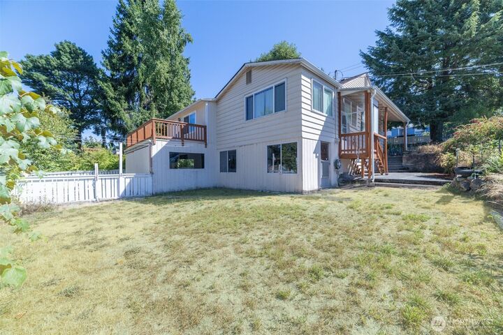 Property Photo:  10471  6th Avenue SW  WA 98146 