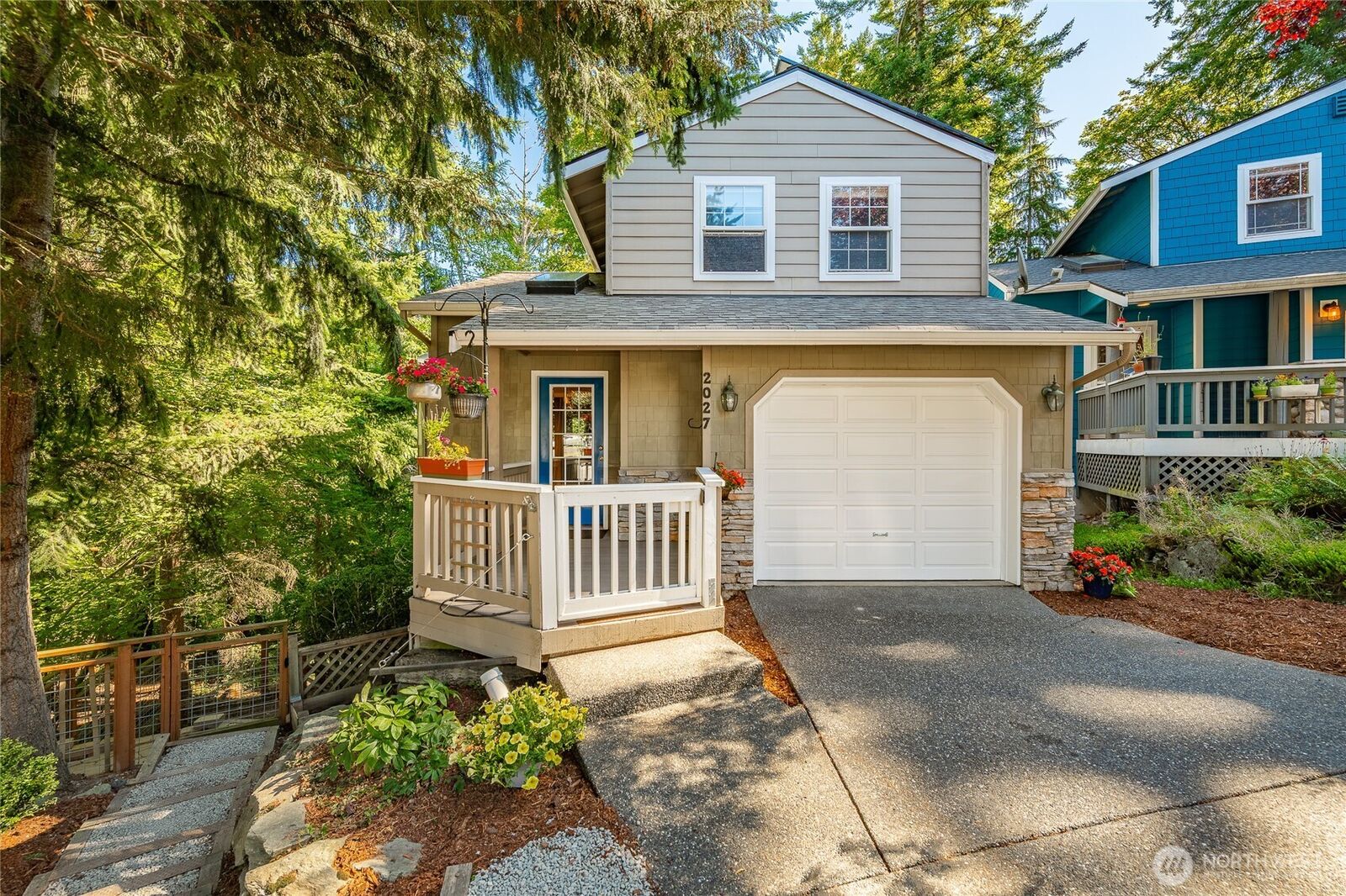 Property Photo:  2027  Ponderosa Court  WA 98229 