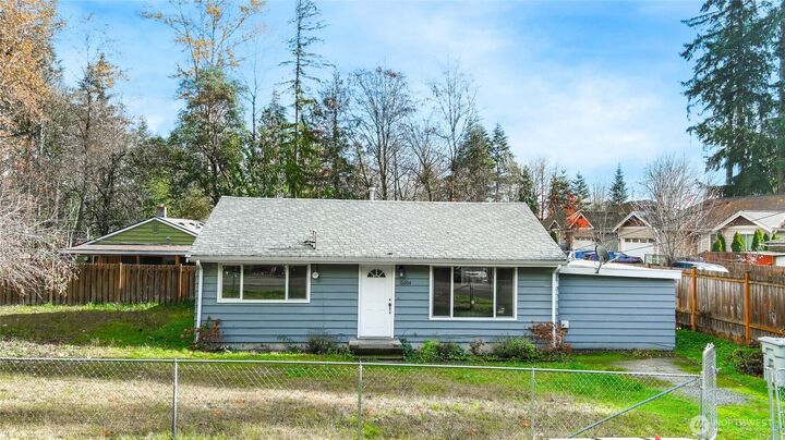 Property Photo: 16004 114th Avenue SE WA 98055