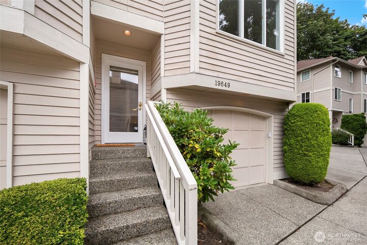 19649  15th Avenue NE  Shoreline WA 98155 photo