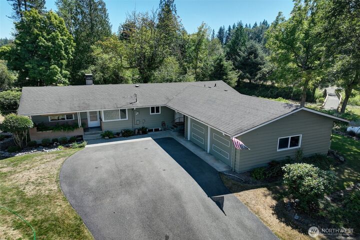 Property Photo:  18021  Issaquah Hobart Road SE  WA 98027 