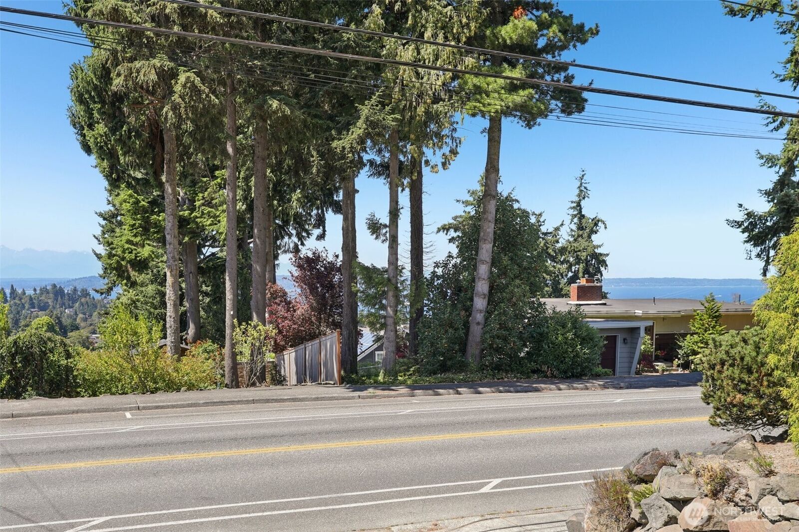 Property Photo: 1123 9th Avenue S WA 98020