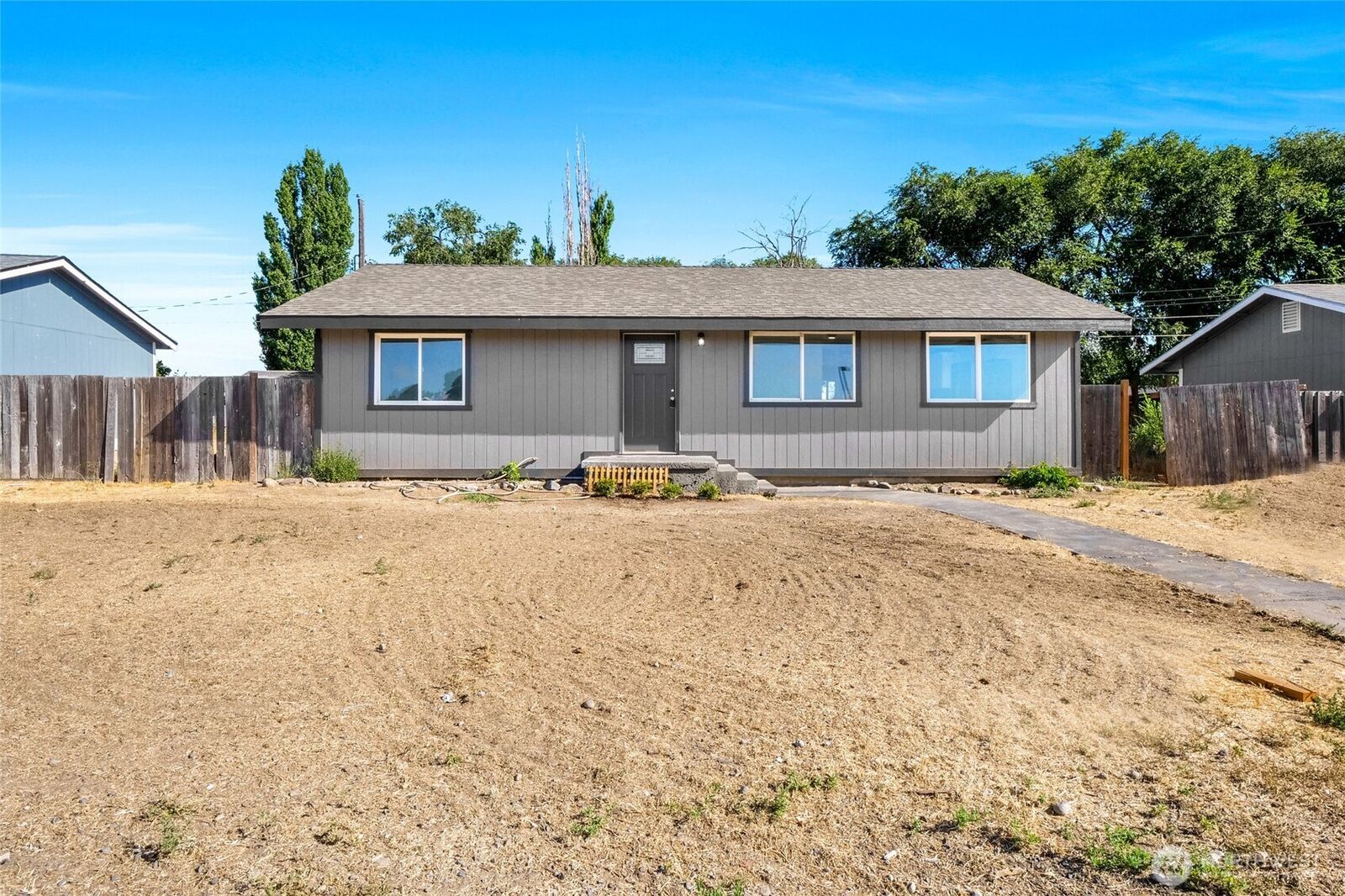Property Photo: 9840 NE Apple Road WA 98837