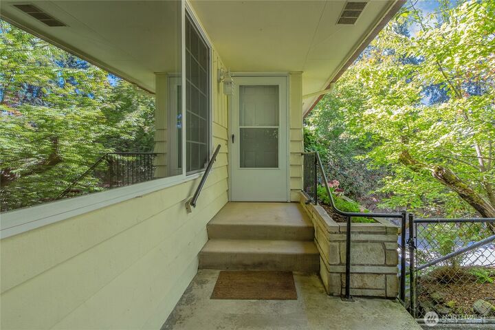 Property Photo:  916  173rd Street S  WA 98387 