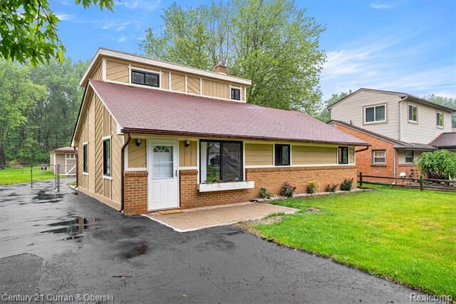 Property Photo: 24432 Kensington St MI 48180