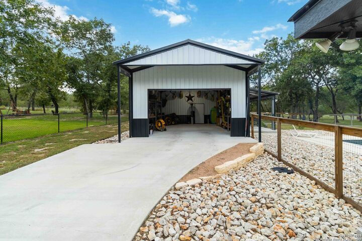 Property Photo:  230 Cibolo Way  TX 78121 