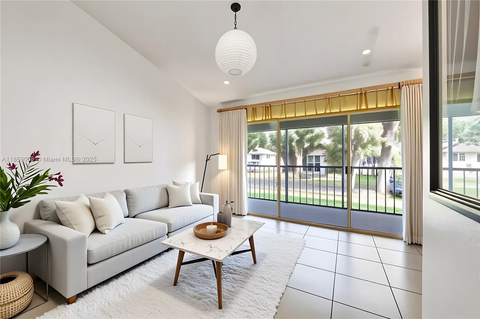 Property Photo: 14006 SW 91st Ter 14006 FL 33186