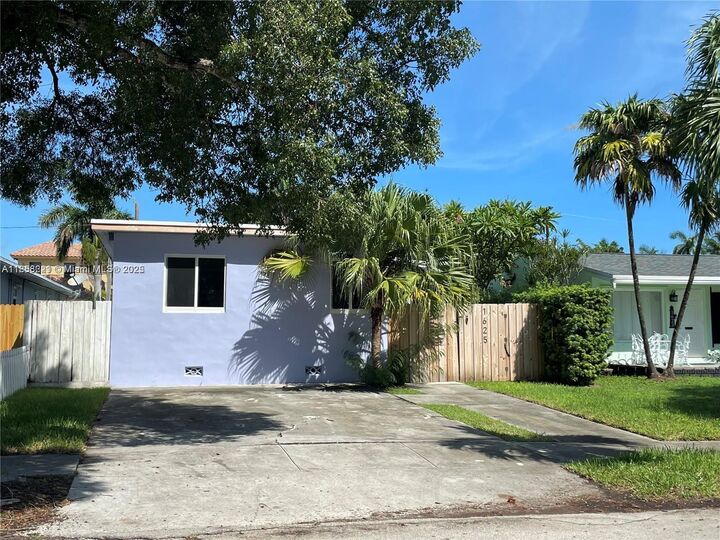 Property Photo:  1625 Fletcher St 1  FL 33020 