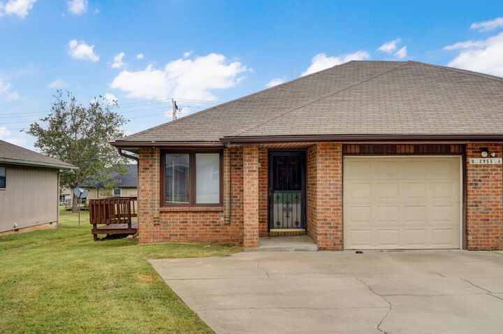 Property Photo:  2955 W Roxbury Street  MO 65807 