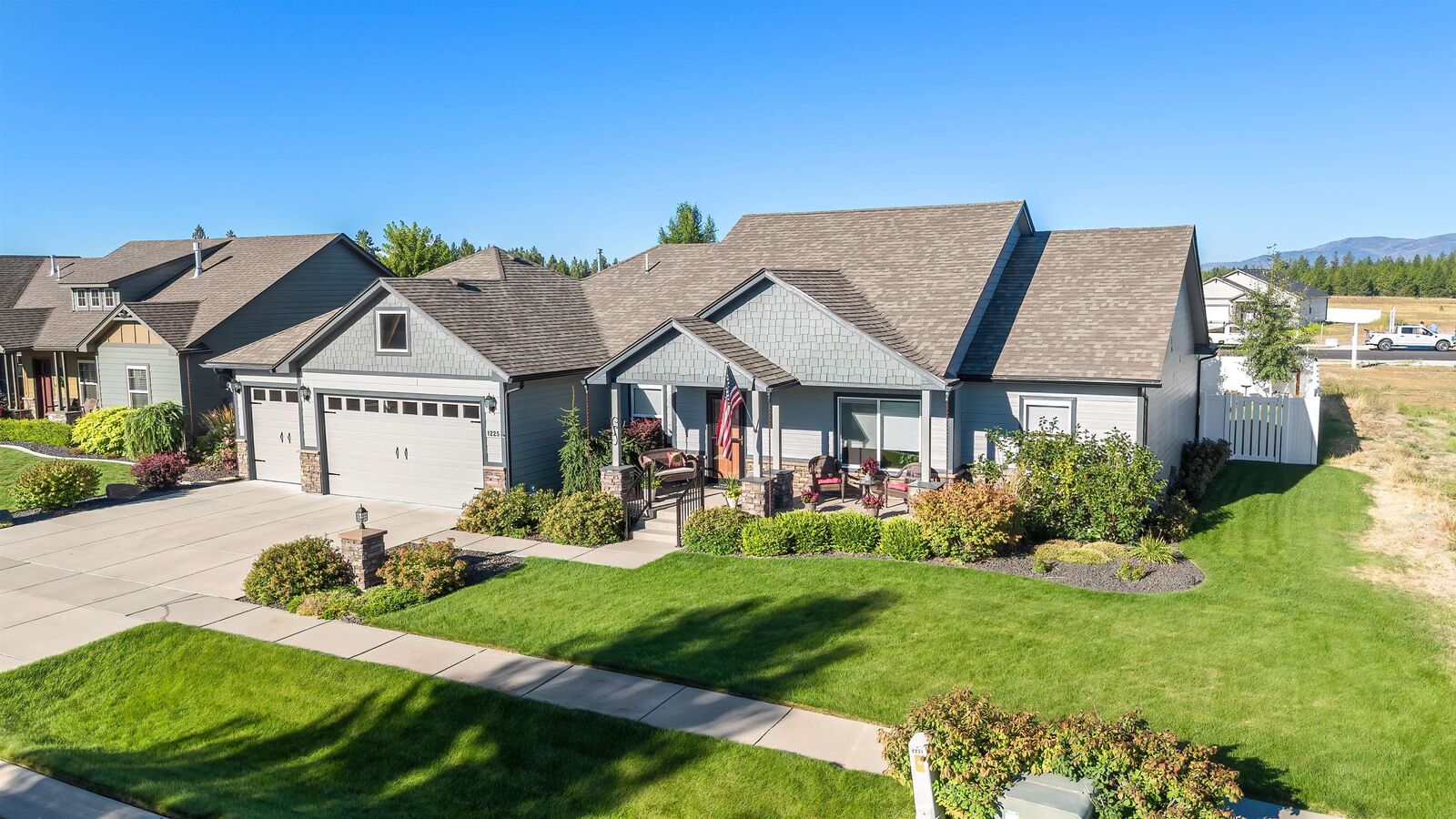 Property Photo:  1225 N Augusta Ln  WA 99006 
