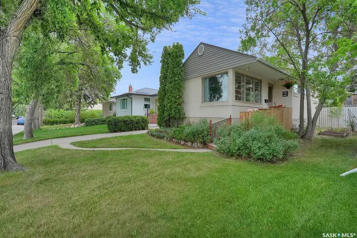 Property Photo:  2919 Athol Street  SK S4S 1Y4 