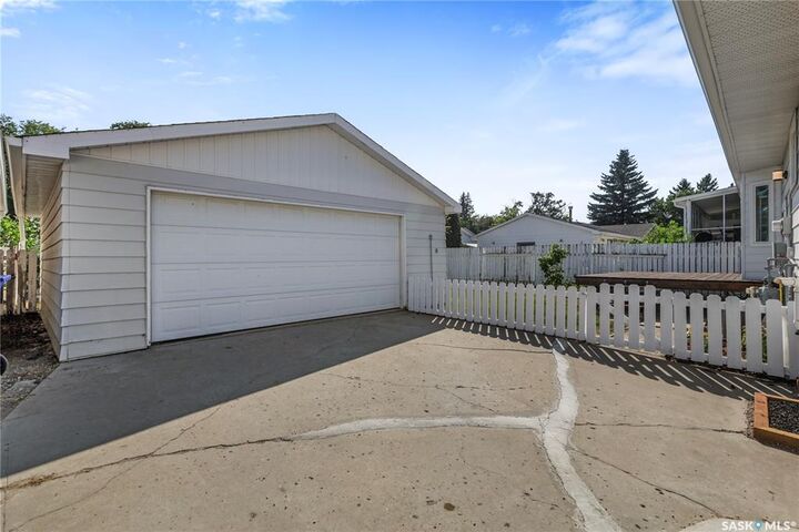 Property Photo: 158 Trifunov Crescent SK S4R 7C9